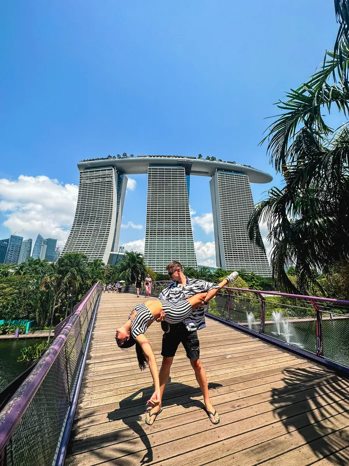 Tanec před Marina Bay Sands v Singapuru